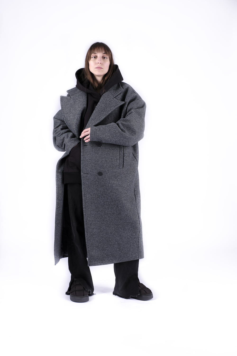 <p>Мы создали идеальную модель для парней и девушек. Это стильное оверсайз пальто будет идеальным как парням, так и девушкам. А самое главное - это идеальное дополнение к вашему гардербу</p>