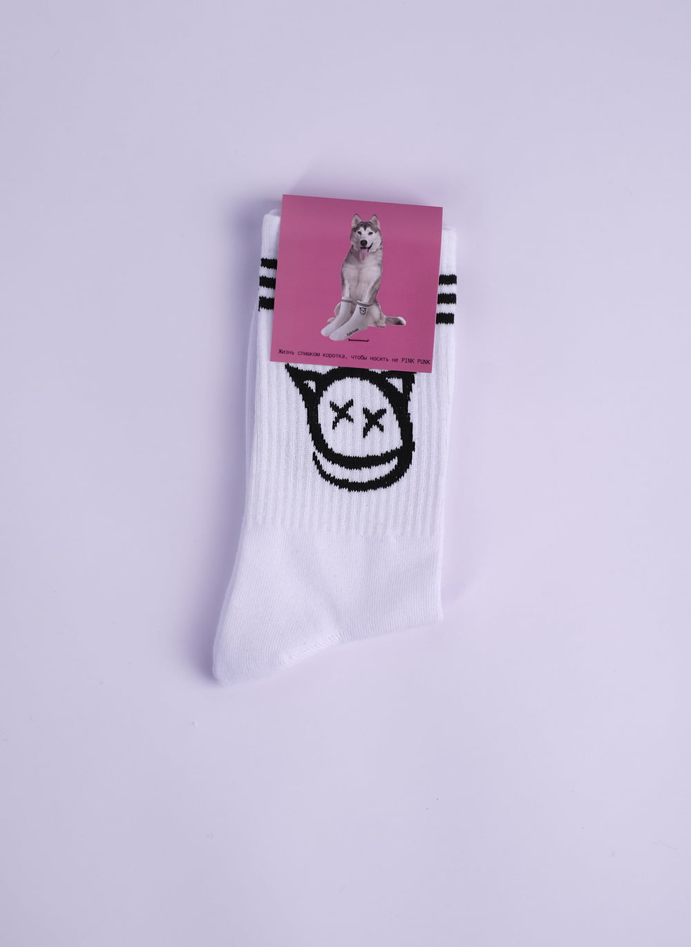<p>Выделяйтесь с нашими уникальными носками, украшенными логотипом с котом. Созданные для смелых молодых людей, эти носки - это заявление о стиле и непокорности. Захватите свою пару и присоединяйтесь к бунту!</p>