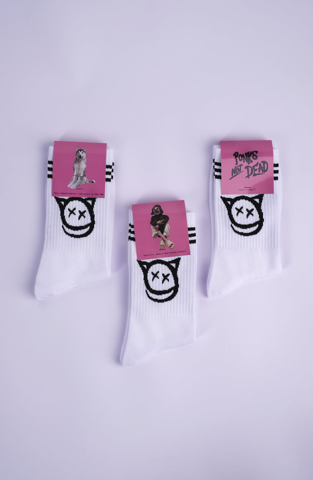 <p>Выделяйтесь с нашими уникальными носками, украшенными логотипом с котом. Созданные для смелых молодых людей, эти носки - это заявление о стиле и непокорности. Захватите свою пару и присоединяйтесь к бунту!</p>